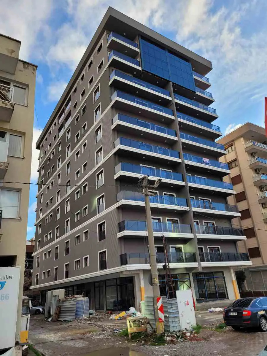 CANLI YAŞAMIN MERKEZİ BAYRAKLI MANSUROĞLU'NDA SATILIK 3+1 DAİRE