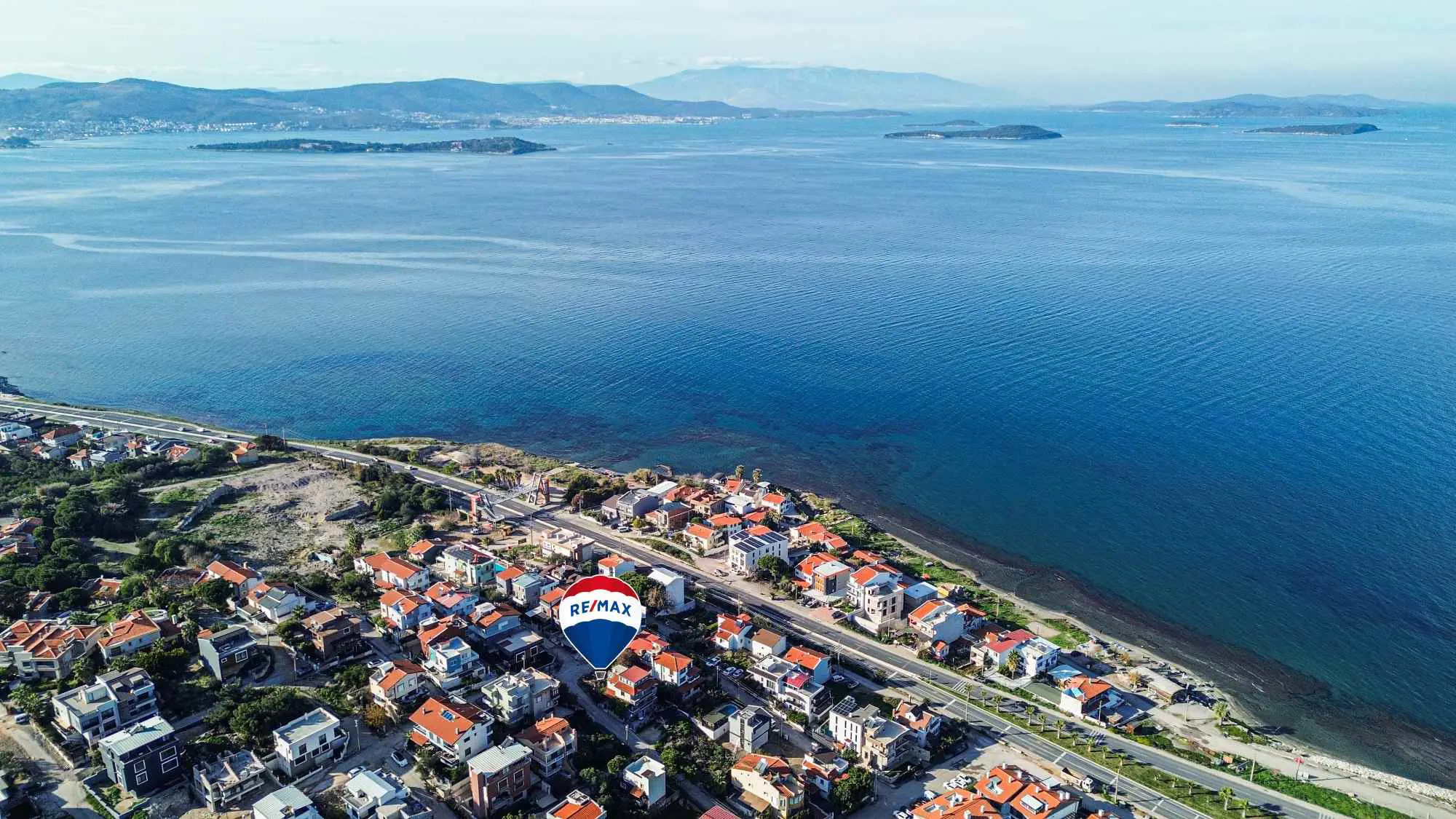 URLA KALABAK MAHALLESİNDE DENİZ MANZARALI SATILIK 204 M2 ARSA