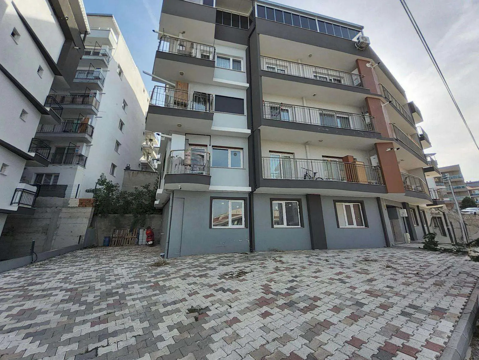 ULUCAK 9 EYLÜL MAHALLESİNDE ARA KAT MASRAFSIZ 2+1 SATILIK DAİRE