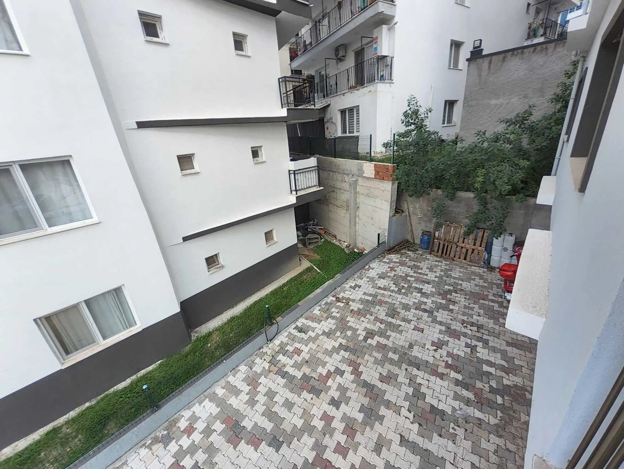 ULUCAK 9 EYLÜL MAHALLESİNDE ARA KAT MASRAFSIZ 2+1 SATILIK DAİRE