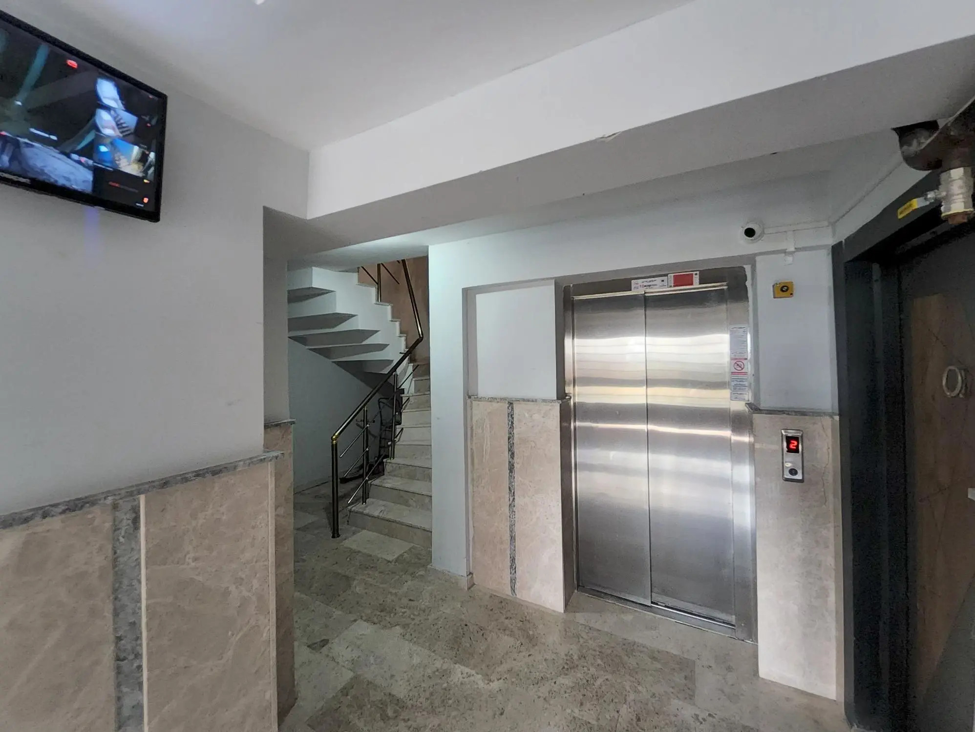 ULUCAK 9 EYLÜL MAHALLESİNDE ARA KAT MASRAFSIZ 2+1 SATILIK DAİRE