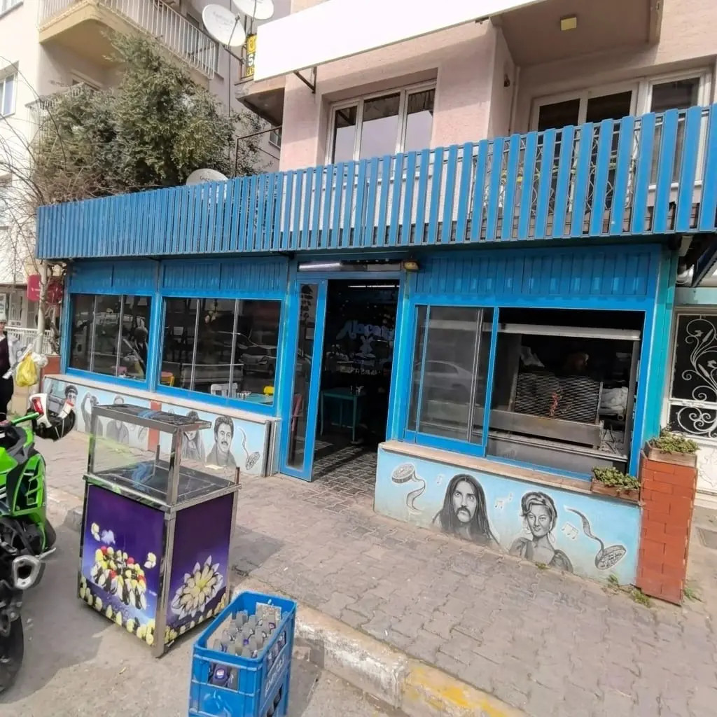 BUCA FORBES SOKAK – BELEDİYE ARKASI KONUMDA SATILIK DÜKKAN