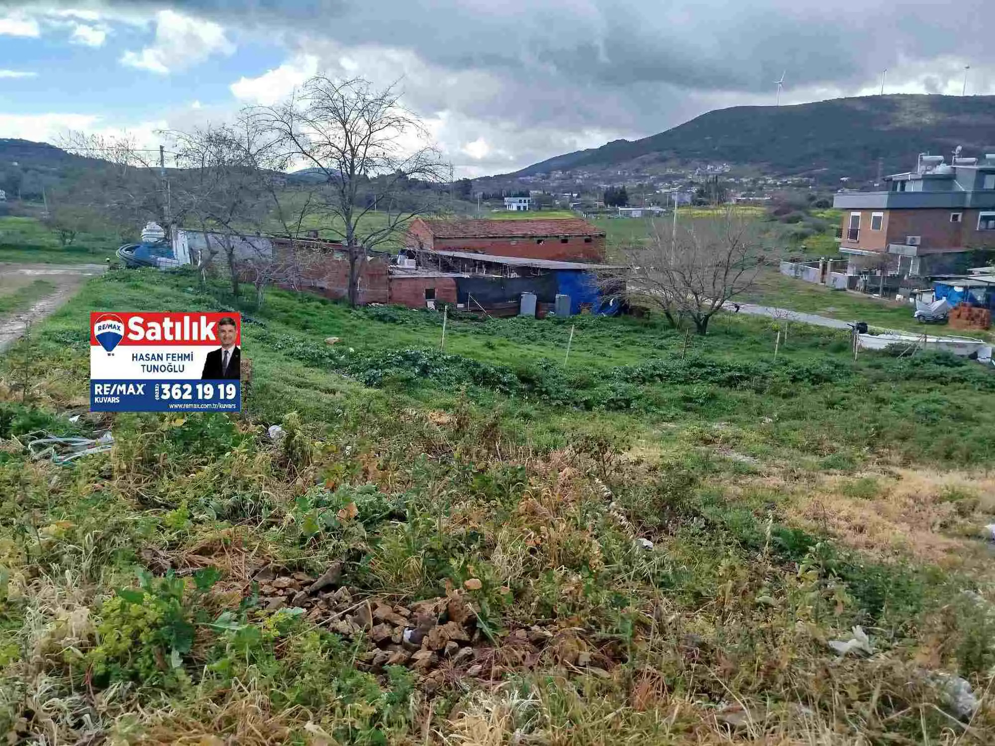 YENİFOÇA GENCERLİ PLAJINA YAKIN İMARLI ARSA