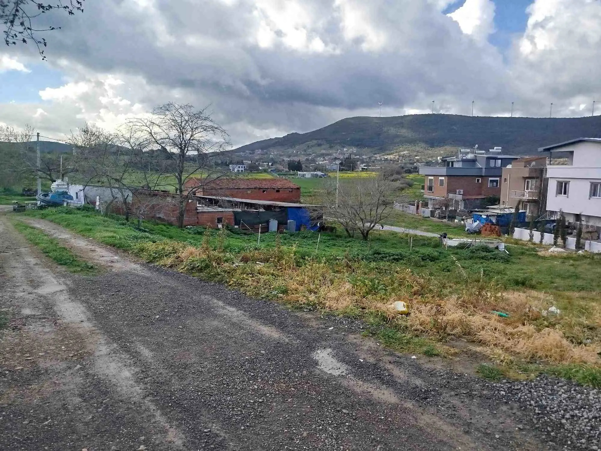 YENİFOÇA GENCERLİ PLAJINA YAKIN İMARLI ARSA