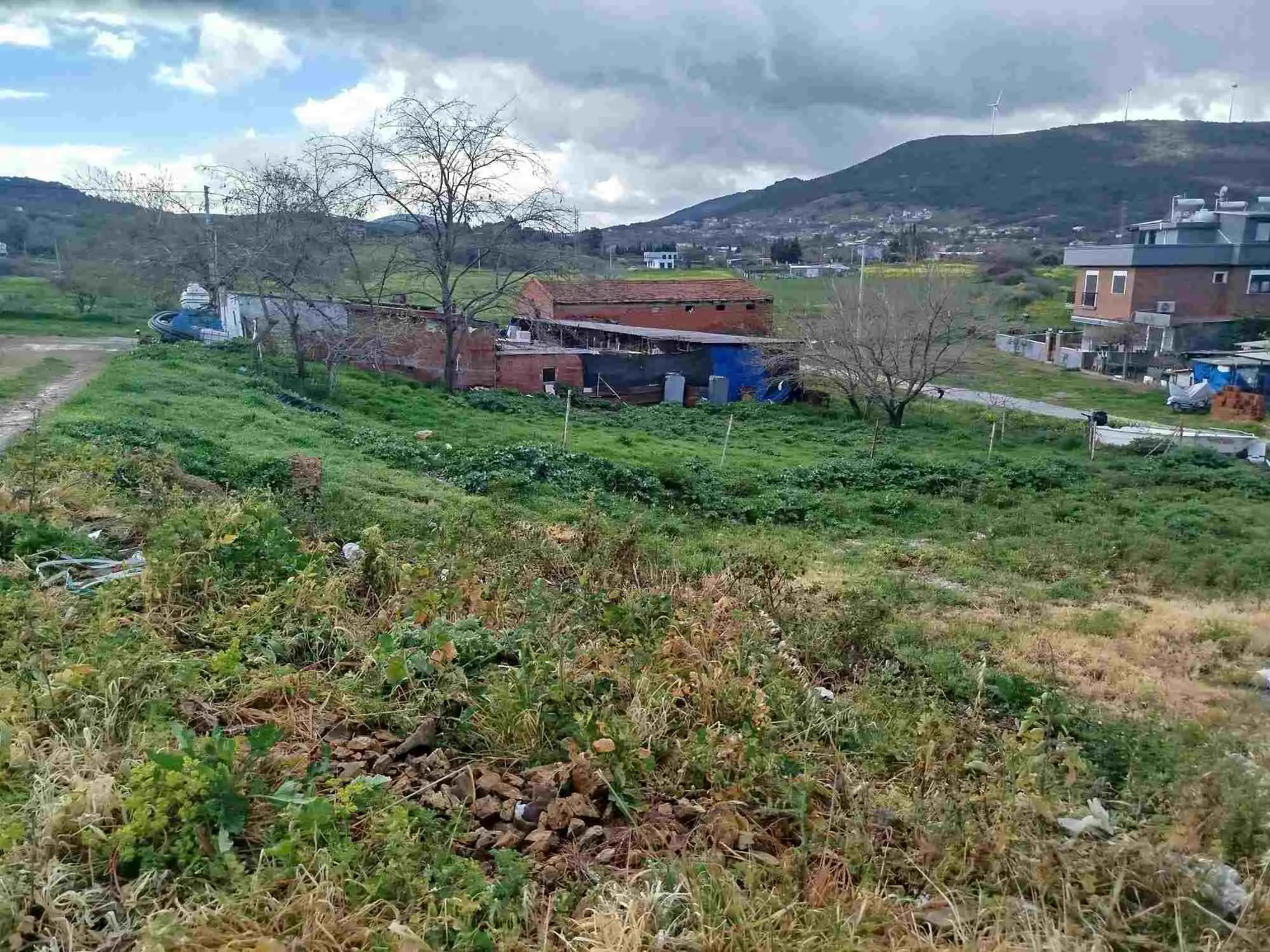YENİFOÇA GENCERLİ PLAJINA YAKIN İMARLI ARSA