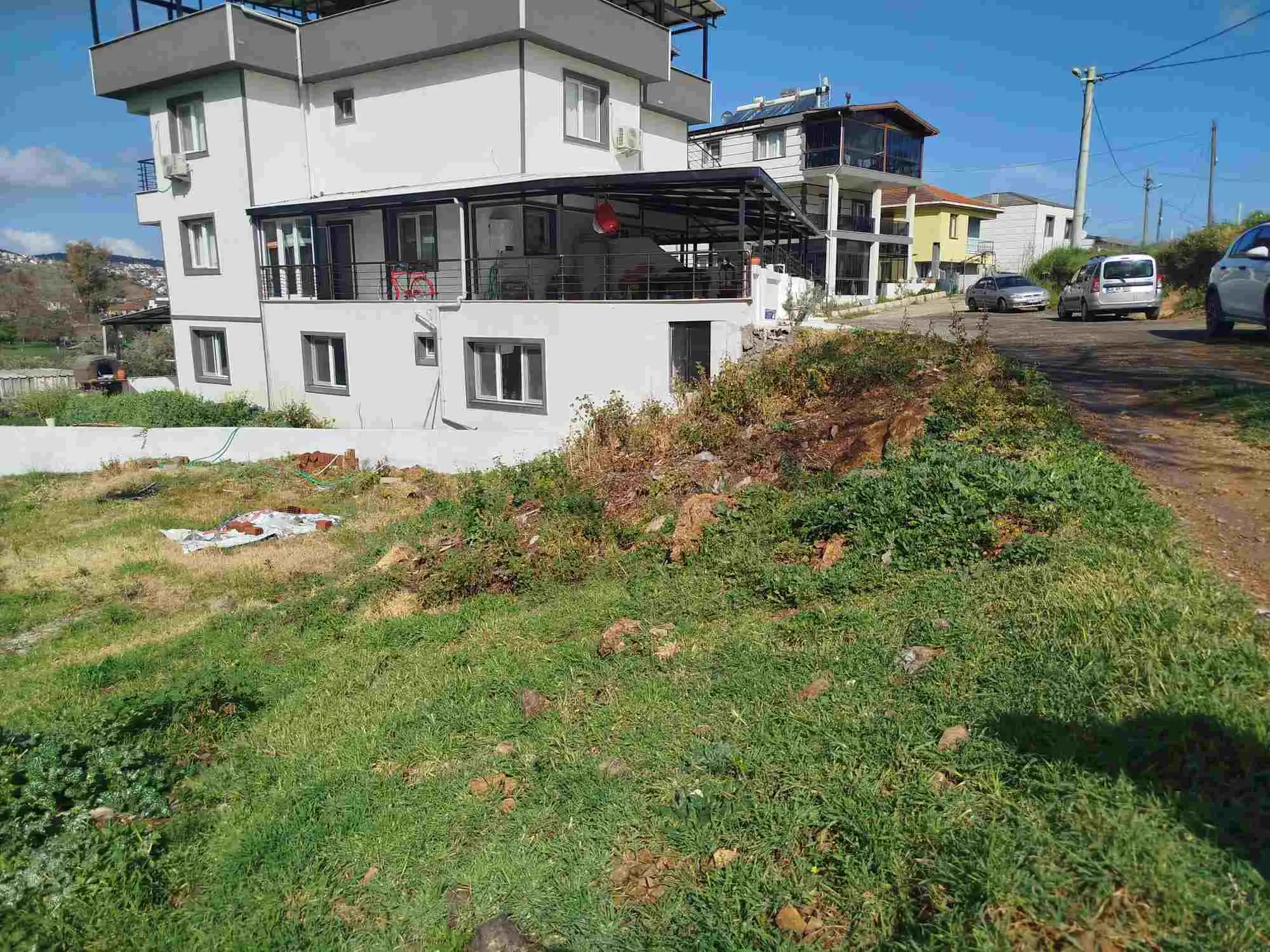 YENİFOÇA GENCERLİ PLAJINA YAKIN İMARLI ARSA