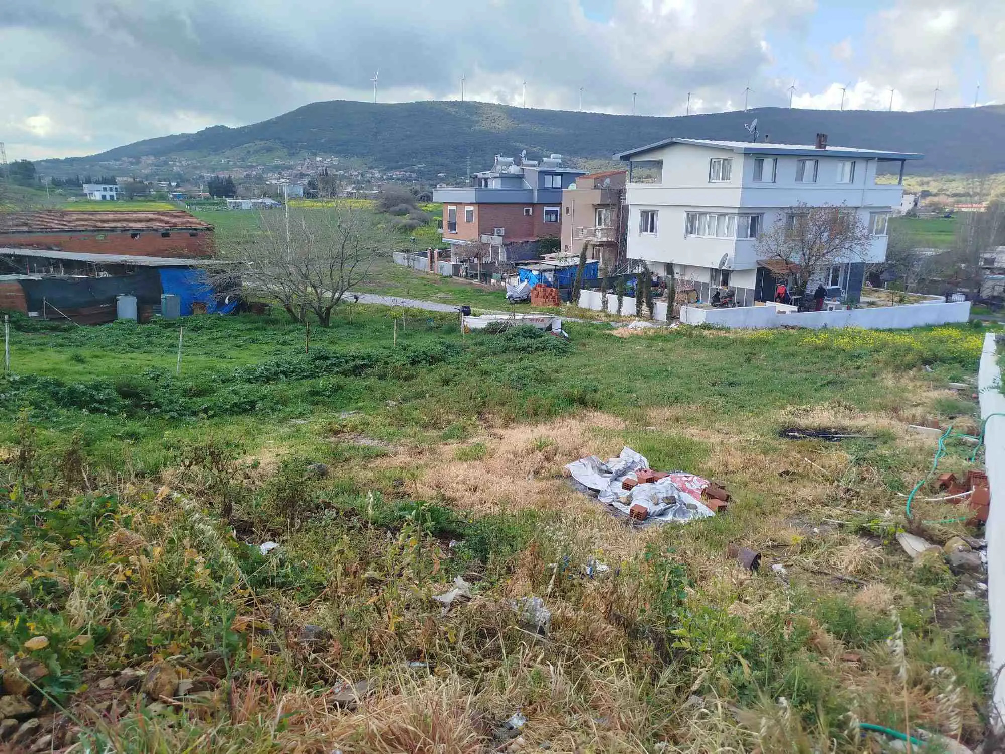 YENİFOÇA GENCERLİ PLAJINA YAKIN İMARLI ARSA