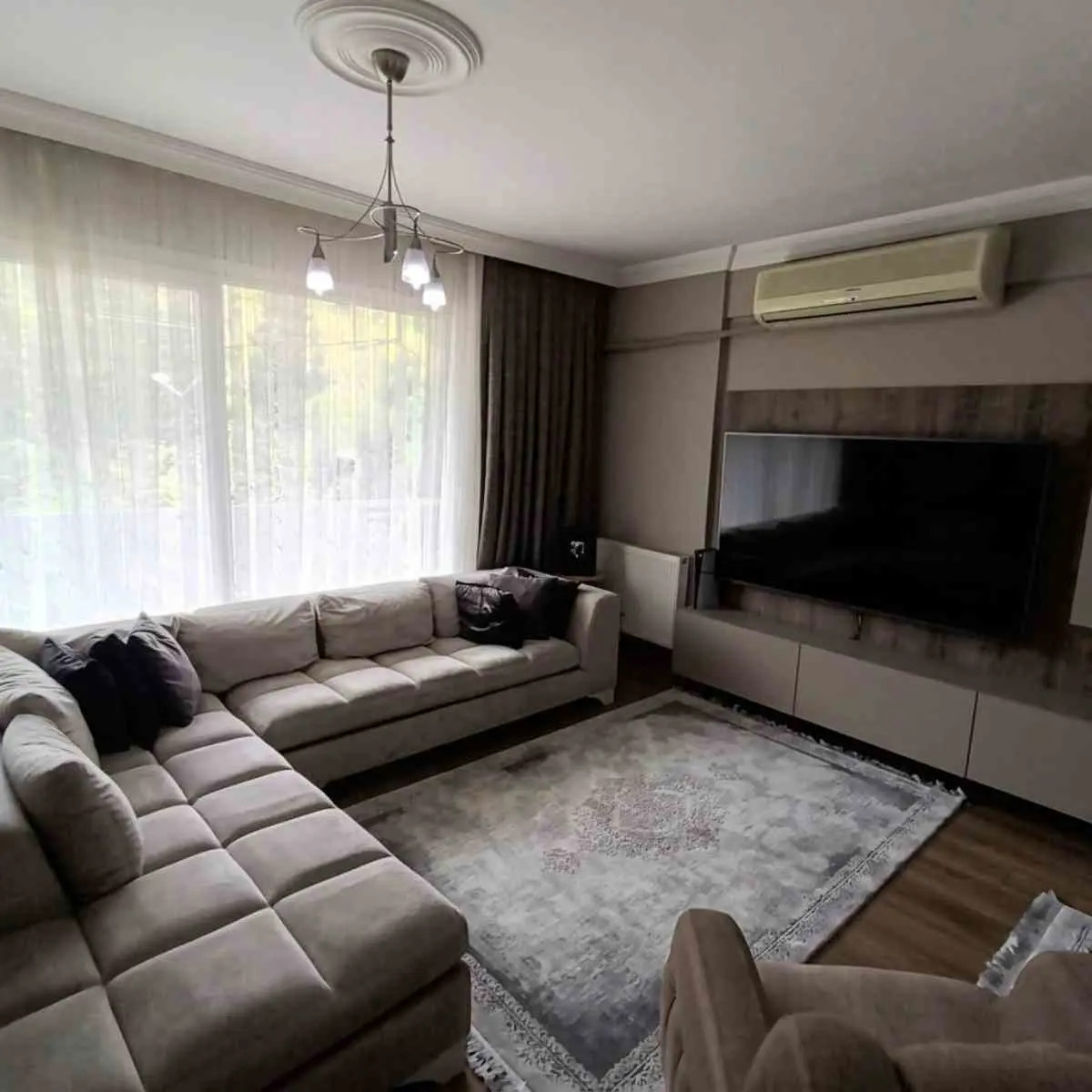 OSMANGAZI MAHALLESINDE SICAK UYGUN FIYATLI BIR YAŞAM ALANI