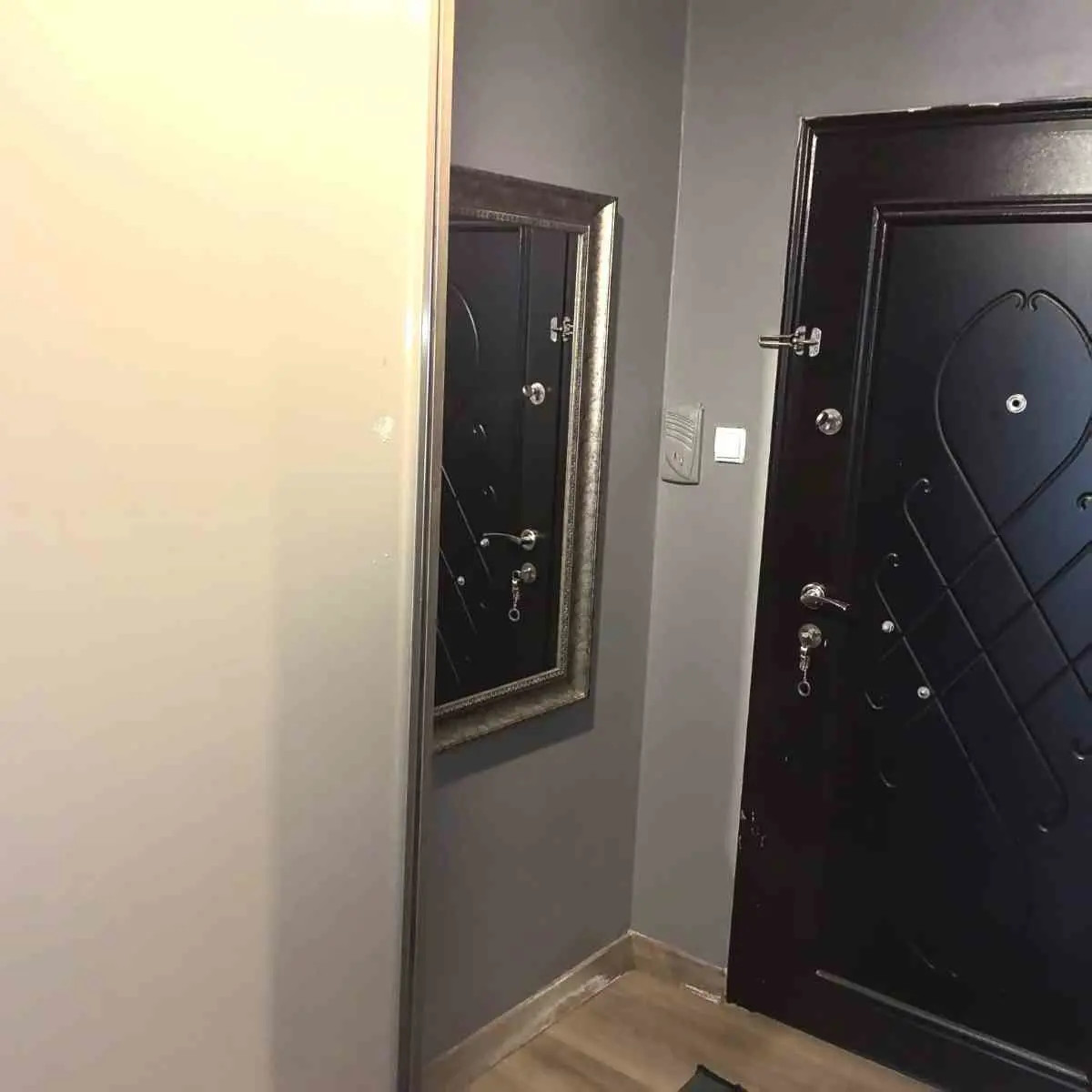 OSMANGAZI MAHALLESINDE SICAK UYGUN FIYATLI BIR YAŞAM ALANI