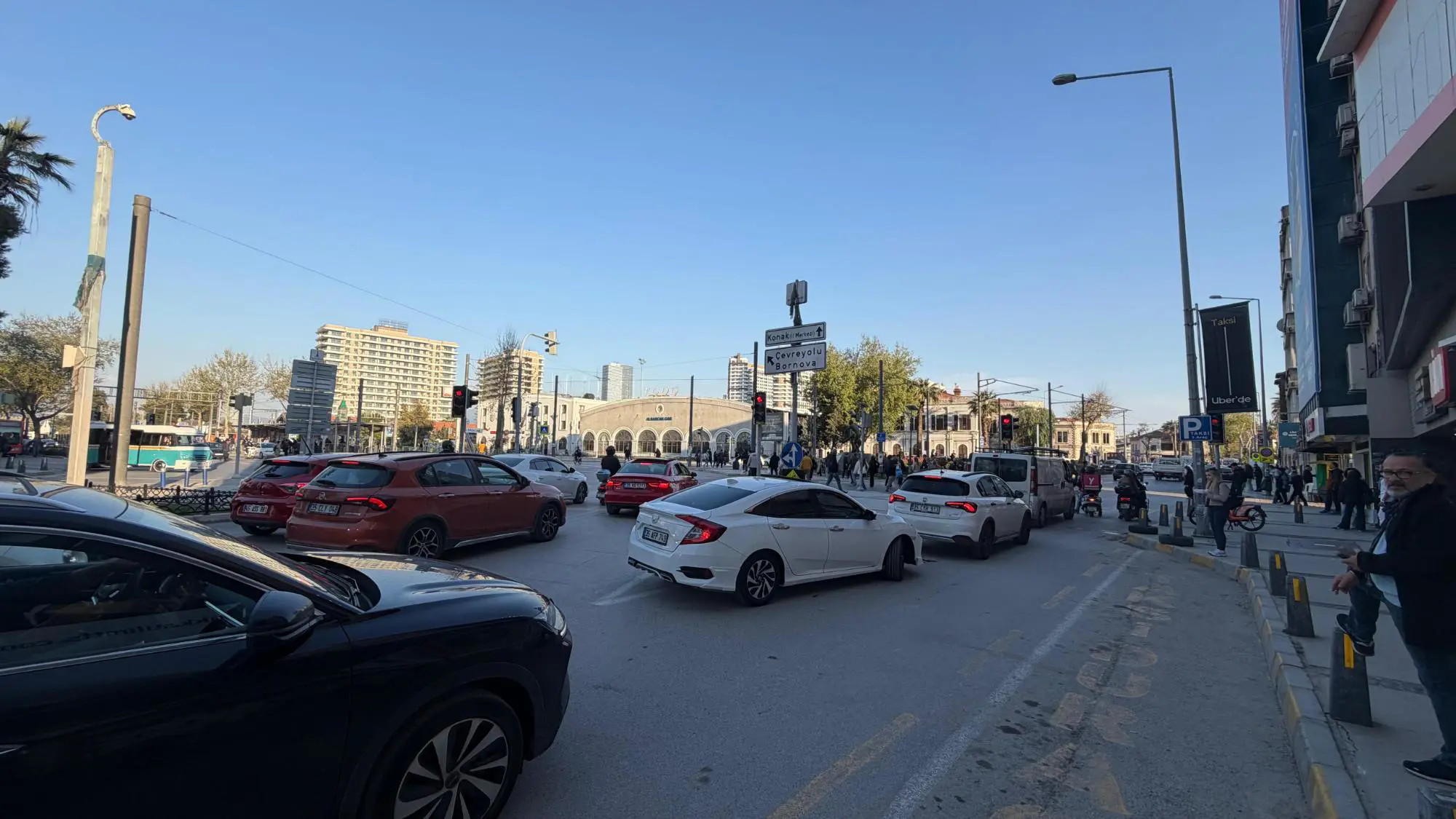 ALSANCAK’TA 68 M² BATARLI DÜKKAN YÜKSEK YAYA TRAFİĞİ TİCARİ POTANSİYEL