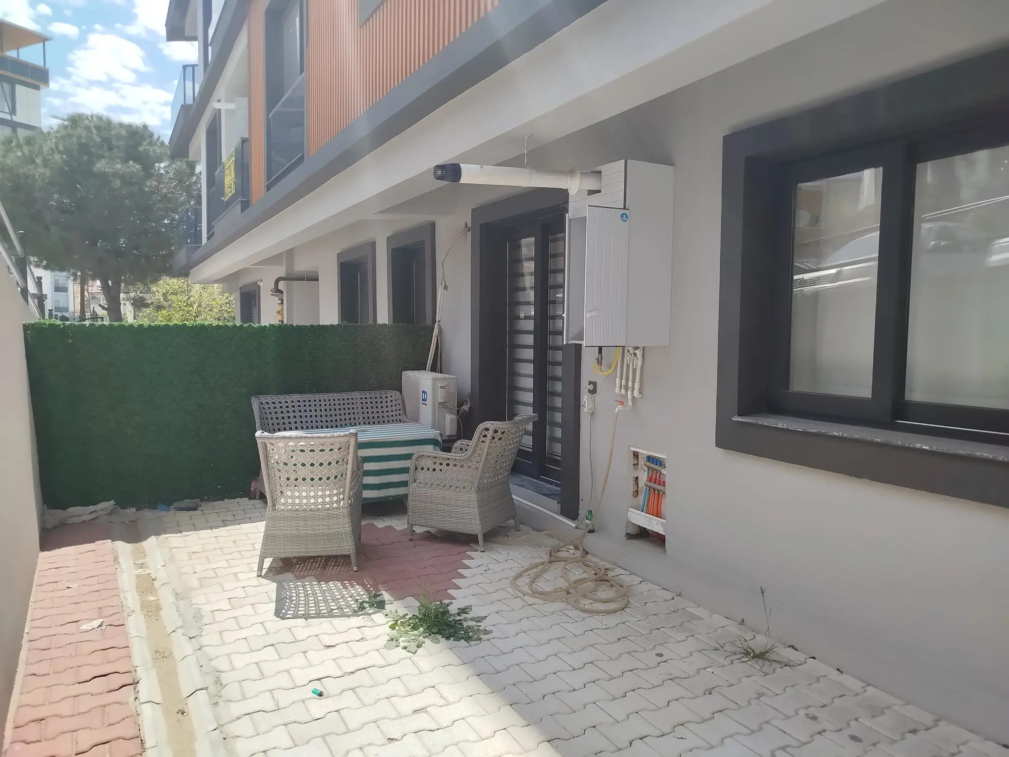 MENEMEN'DE HASTANEYE YAKIN, BAHÇELI 2+1 DAIRE