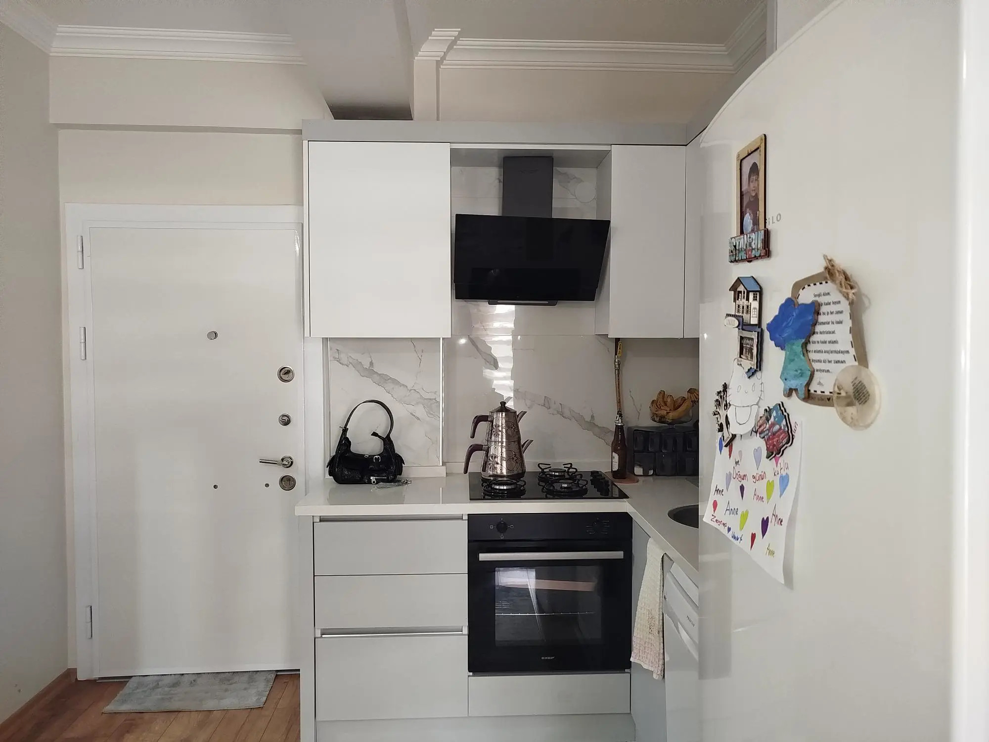 MENEMEN'DE HASTANEYE YAKIN, BAHÇELI 2+1 DAIRE