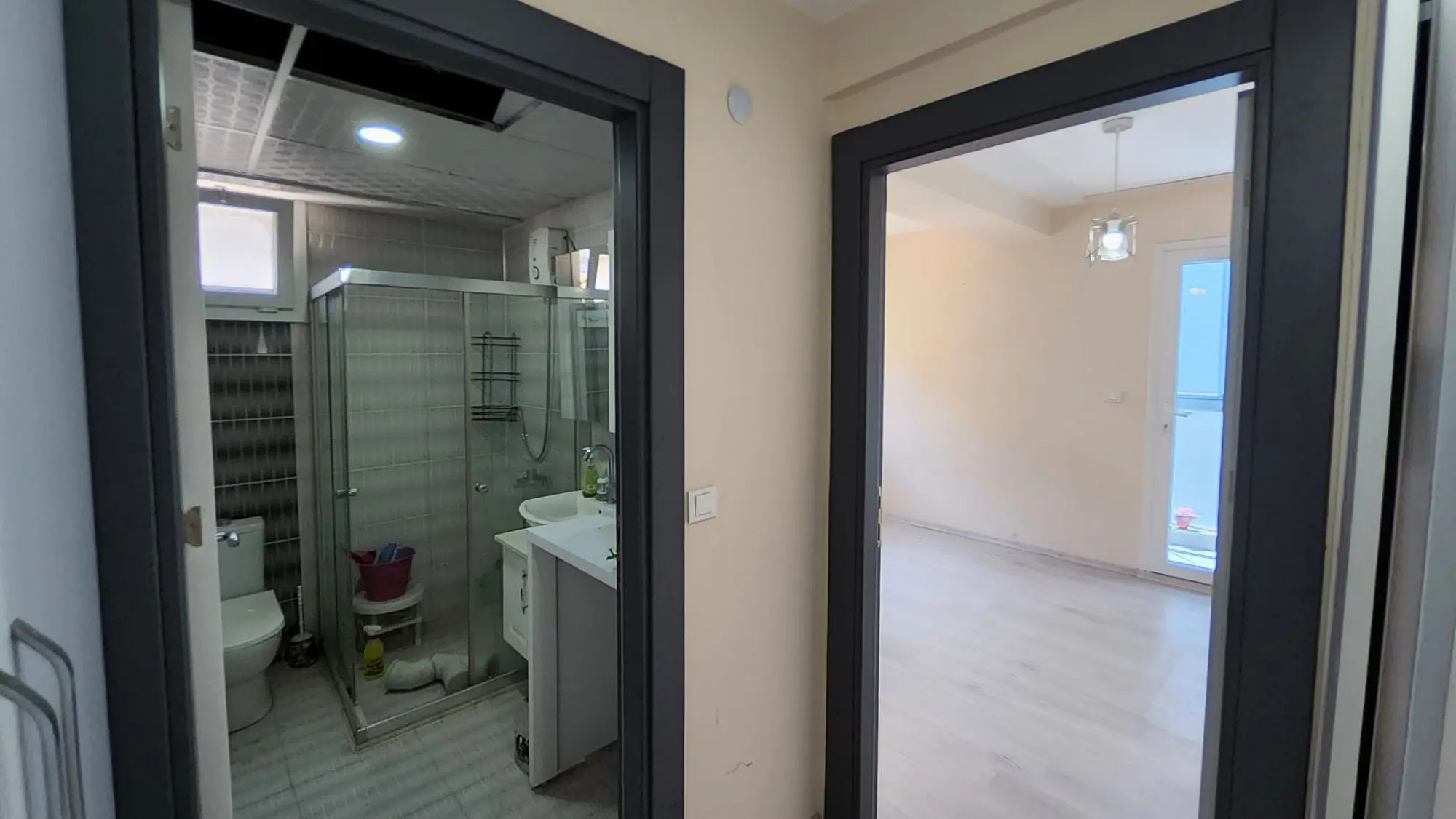 BAYRAKLI'DA GÜNEŞİ VE KONFORU BİR ARADA SUNAN 2+1 SATILIK DAİRE