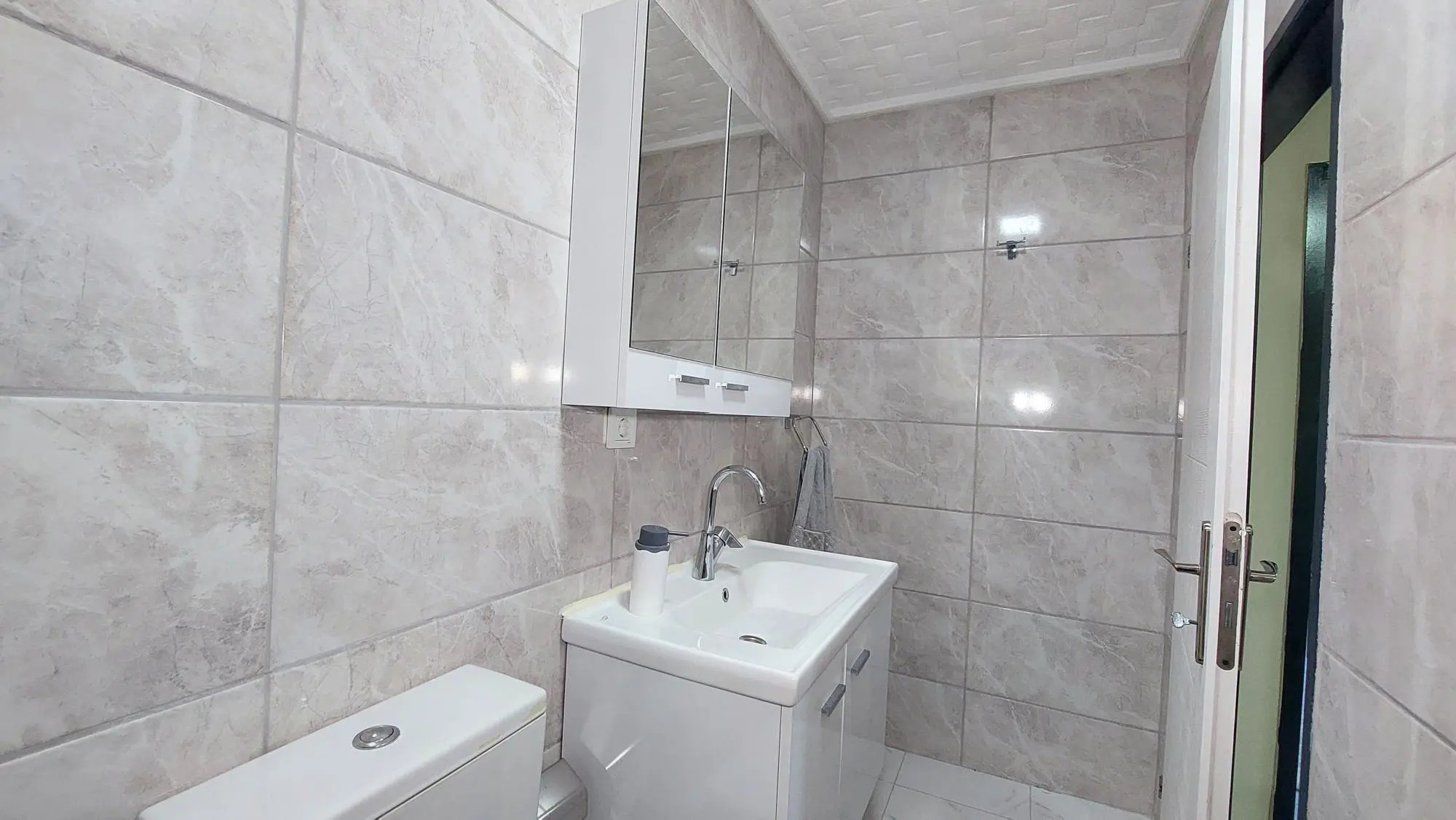 YENIFOÇA SAZLICA'DA ÇELIK KONSTRÜKSIYON SATILIK DUBLEKS YAZLIK