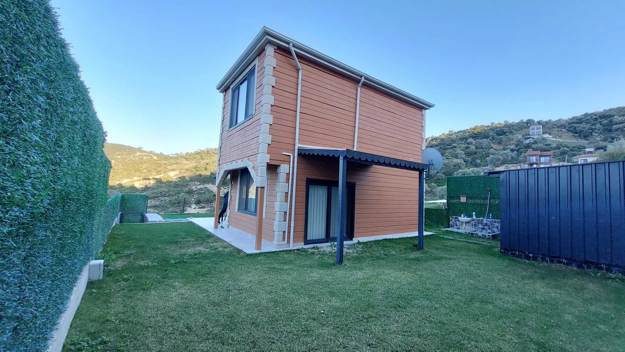 YENIFOÇA SAZLICA'DA ÇELIK KONSTRÜKSIYON SATILIK DUBLEKS YAZLIK