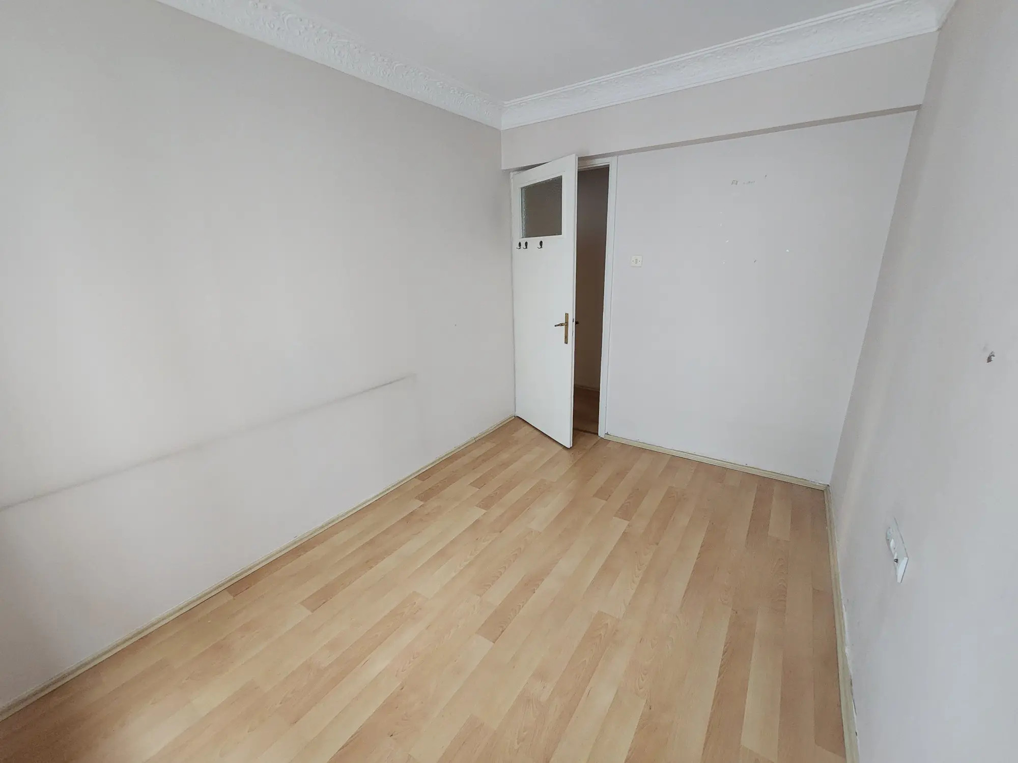BOSTANLI’DA KİRALIK 3+1 | 120 M² BRÜT | BALKONLU | DOĞALGAZ KOMBİLİ | KÖŞE KONUMLU