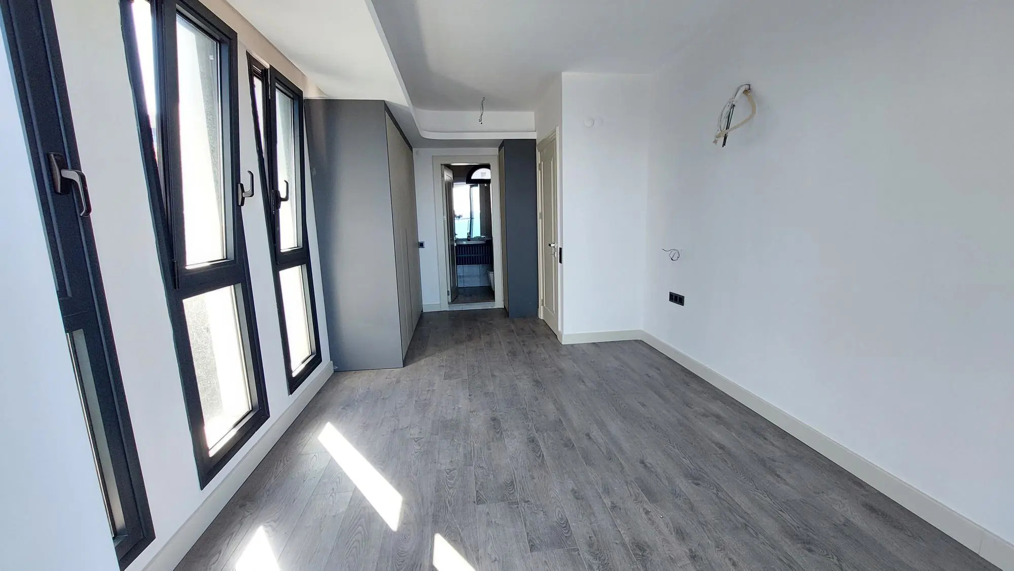 KARABURUN’DA ULTRA LÜKS, PANORAMIK DENIZ MANZARALI VILLA