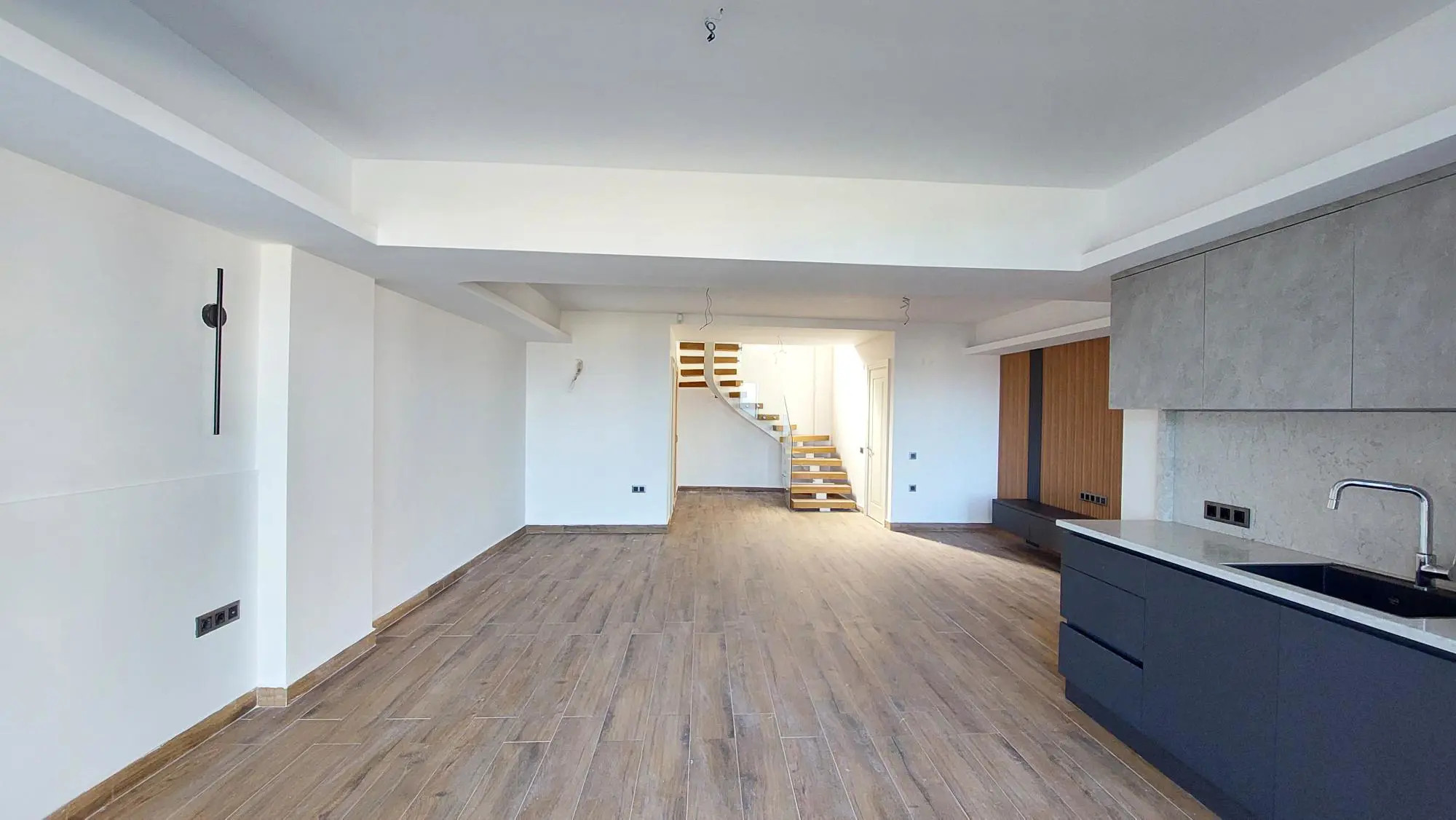 KARABURUN’DA ULTRA LÜKS, PANORAMIK DENIZ MANZARALI VILLA